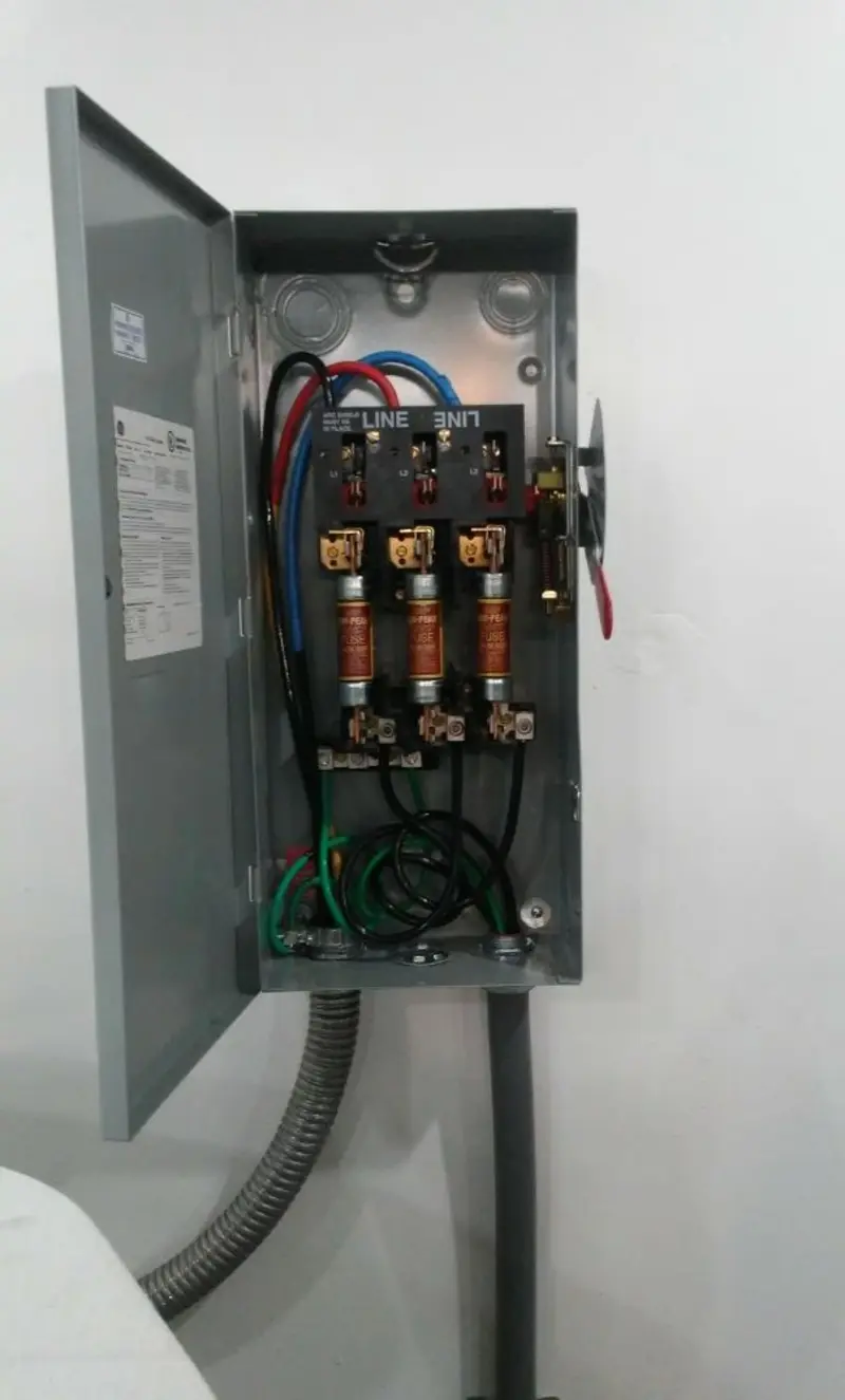 Three-phase disconnect switch installed for Smoke Detector Installation in South Miami